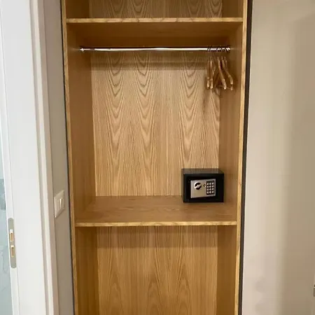 Hermes Petite Maison Hotel