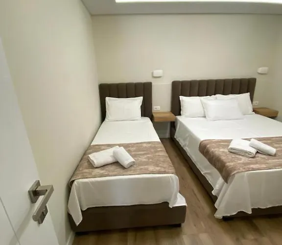 Hermes Petite Maison Hotel *