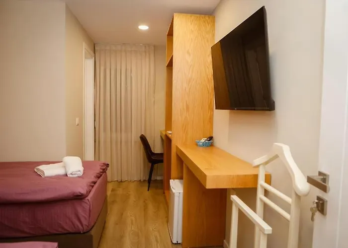 Hermes Petite Maison Hotel *