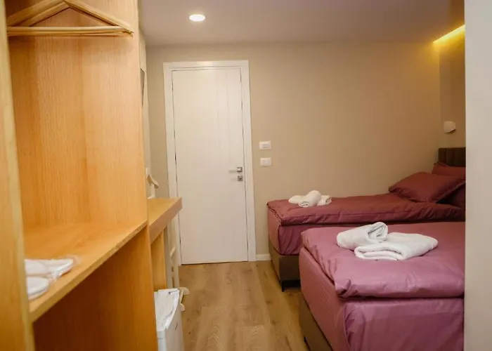 Hermes Petite Maison Hotel