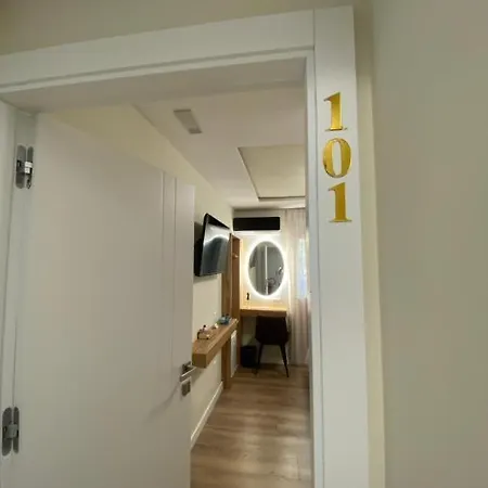 Hermes Petite Maison * Tiran