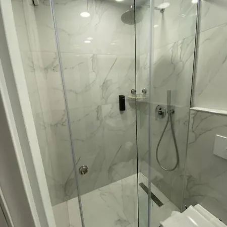 Otel Hermes Petite Maison Tiran