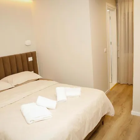 Hermes Petite Maison * Tiran