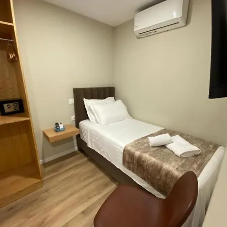 Hermes Petite Maison Otel Tiran