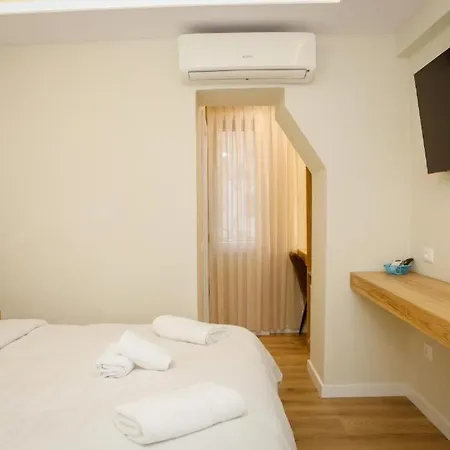 Otel Hermes Petite Maison *