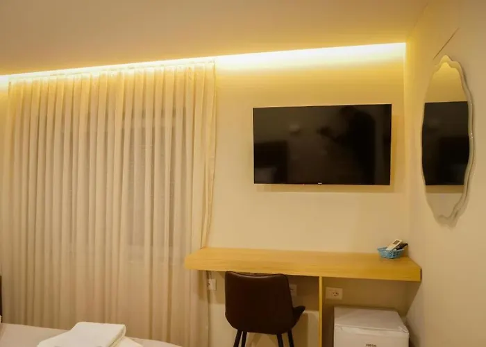 Hermes Petite Maison Hotel