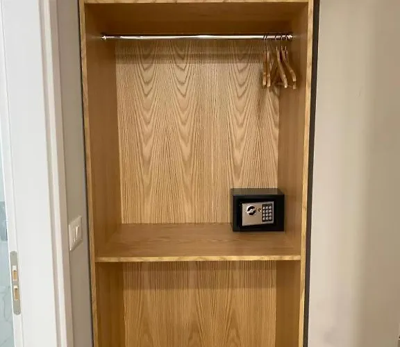 Hermes Petite Maison Hotel